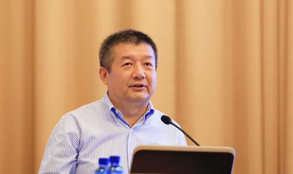 中国人民大学副校长贺耀敏作主题演讲
