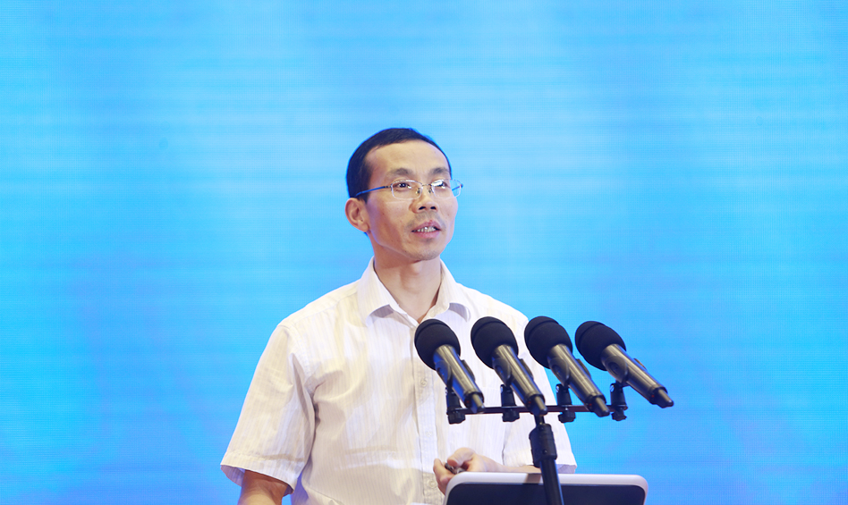 社会科学文献出版社副总编辑、皮书研究院院长蔡继辉发布《中国皮书发展报告（2019）》
